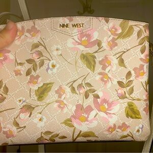 Nine West Crossbody (Floral Print)